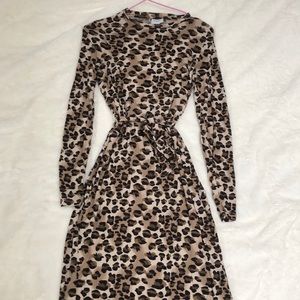 Animal print dress from LuLus. Worn only once- in excellent condition. Size XS